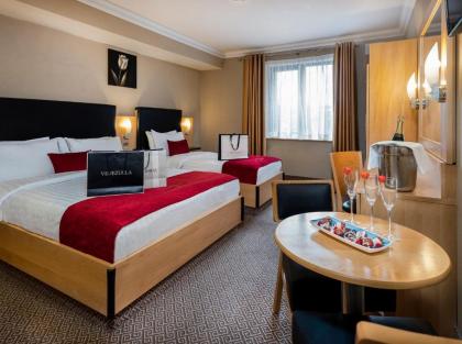 Academy Plaza Hotel - image 20