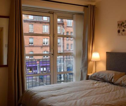 2 Bedroom Apartment in Dublin Sleeps 4 - image 18