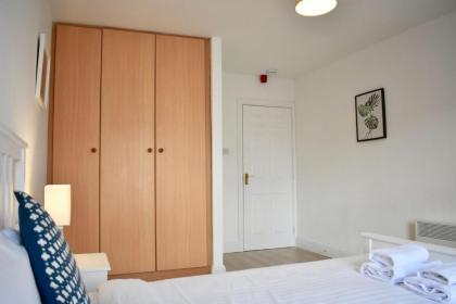 Spacious 2 Bedroom Apartment in Central Dublin - image 8
