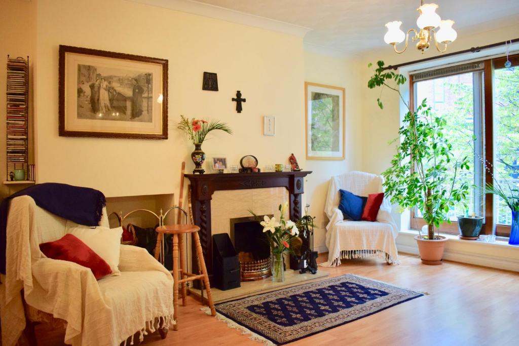 Airy 1 Bedroom Apartment in Central Dublin - main image