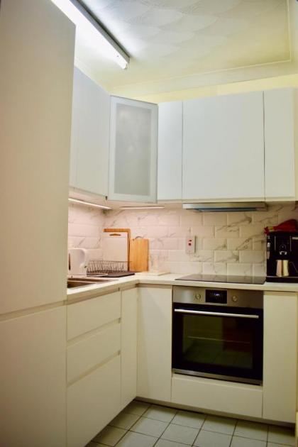 Airy 1 Bedroom Apartment in Central Dublin - image 7