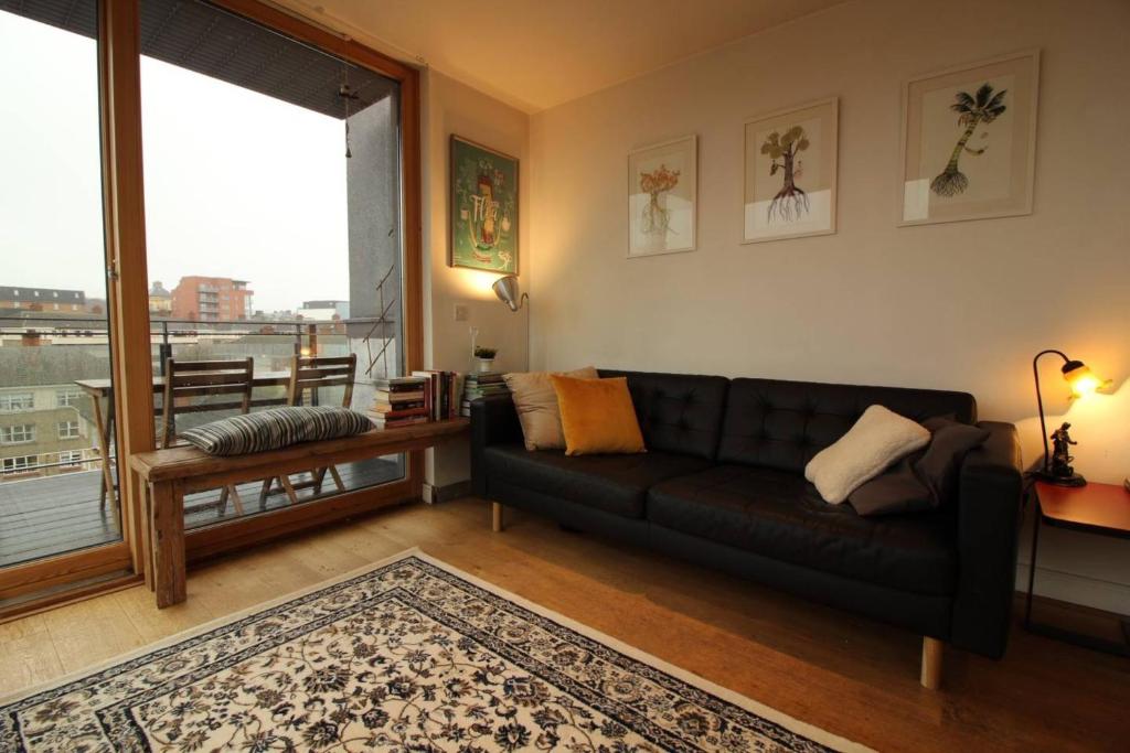 Central Apartment along the River Liffey - main image