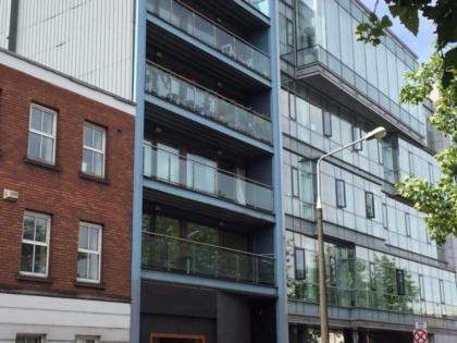 Central Apartment along the River Liffey - image 5