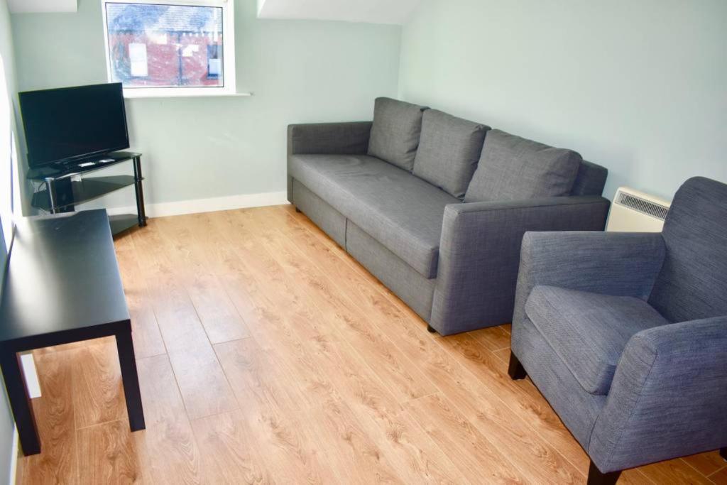 1 Bedroom Home in Dublin with Parking - main image