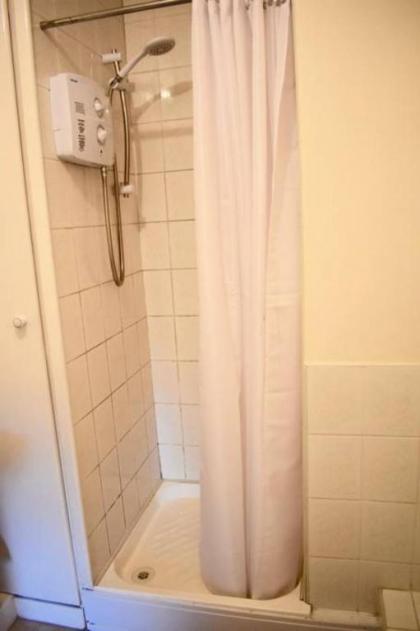 1 Bedroom Home in Dublin with Parking - image 11