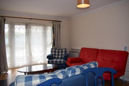 Bright 2 Bedroom Apartment With Balcony in City Centre - image 14
