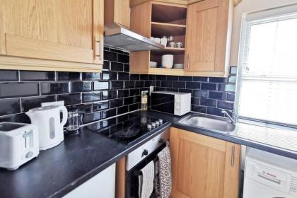 Spacious 2bed apartment city centre - image 14