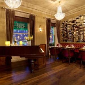 Harcourt Hotel