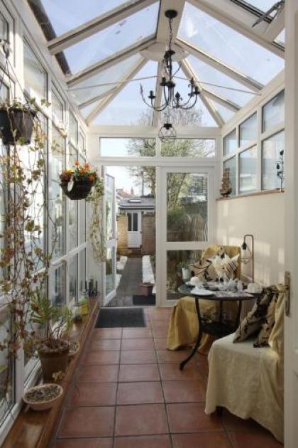 Donnybrook Hall - image 8