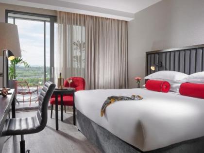 Red Cow Moran Hotel - image 12