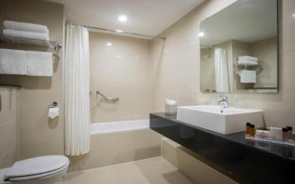 Clayton Hotel Dublin Airport - image 16