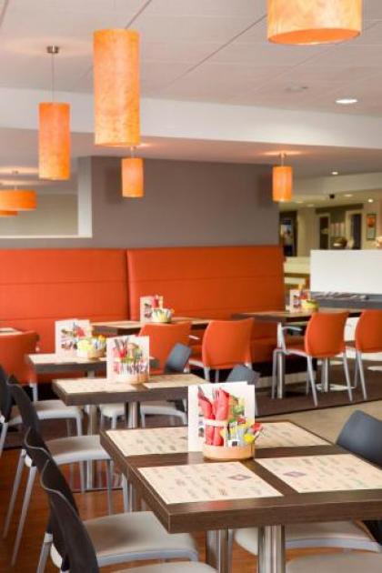 Ibis Dublin Hotel - image 15