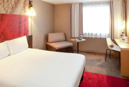 Ibis Dublin Hotel - image 2