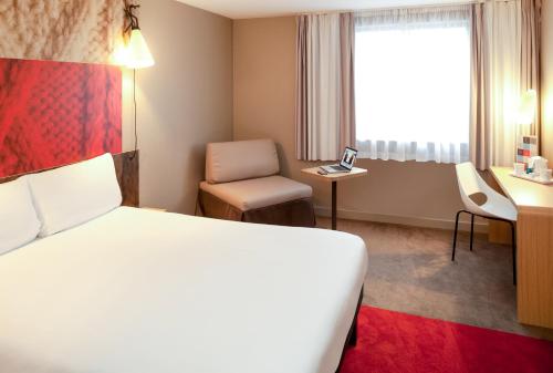 Ibis Dublin Hotel - image 2
