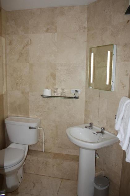 Jackson Court Hotel - image 16