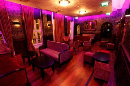 Jackson Court Hotel - image 23