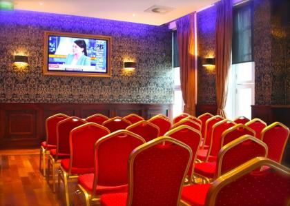 Jackson Court Hotel - image 24