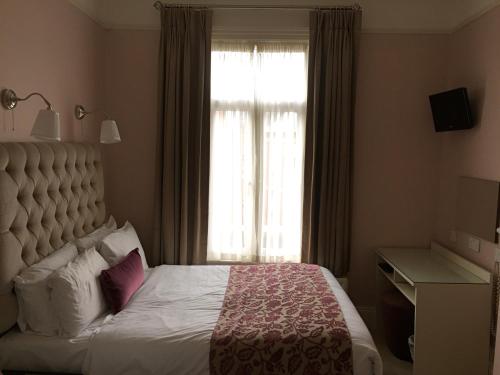 Maples House Hotel - image 2