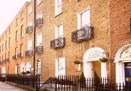 Baggot Court Townhouse - image 15