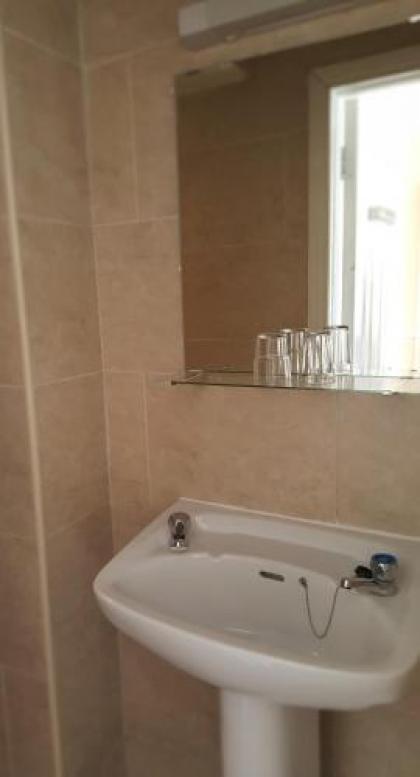 Hazelbrook House B&B - image 15