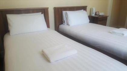 Hazelbrook House B&B - image 2