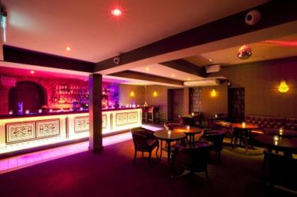 Harcourt Hotel - image 20
