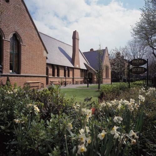 Schoolhouse Hotel - image 2