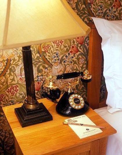 Schoolhouse Hotel - image 3