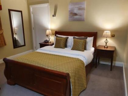 Uppercross House Hotel - image 13