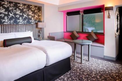 Hampton Hotel - image 11