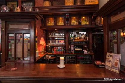 O'Neills Victorian Pub & Townhouse - image 15