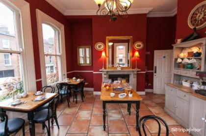 O'Neills Victorian Pub & Townhouse - image 9