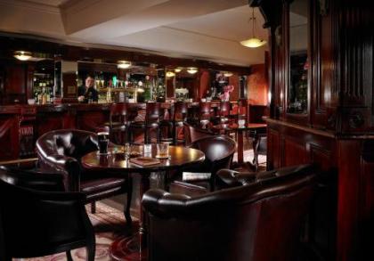 Buswells Hotel - image 14