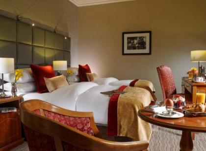 Buswells Hotel - image 17