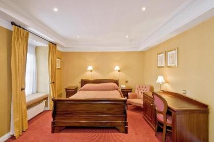 Wynn's Hotel - image 10