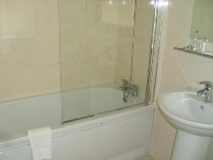 Phoenix Park Hotel - image 10
