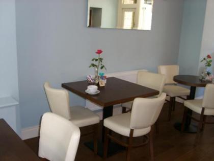 Phoenix Park Hotel - image 13