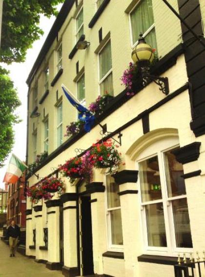 Phoenix Park Hotel - image 17
