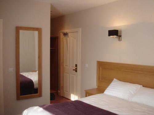 Phoenix Park Hotel - image 5