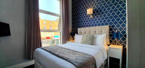 The Gate Hotel - image 2