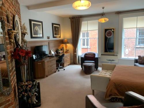 The Merchant House - image 4