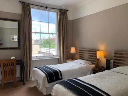 Harveys Guest House - image 10