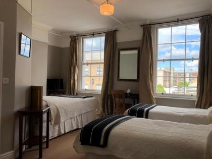 Harveys Guest House - image 11