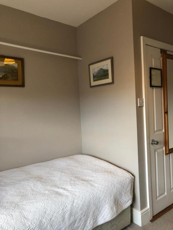 Harveys Guest House - image 2
