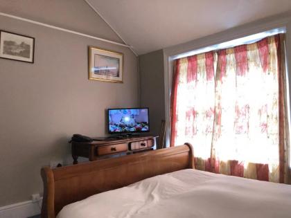 Harveys Guest House - image 6