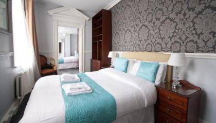 Clifden House by Nina - image 19