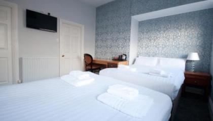 Clifden House by Nina - image 9