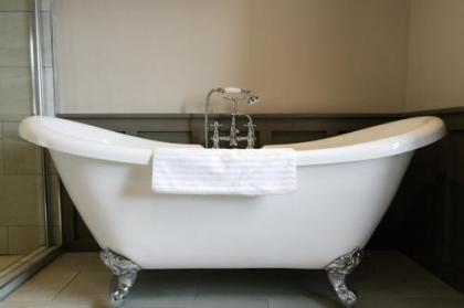 Charleville Lodge Hotel - image 10