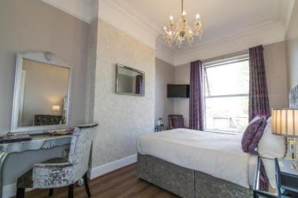 Charleville Lodge Hotel - image 3