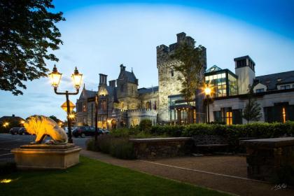 Clontarf Castle Hotel - image 1